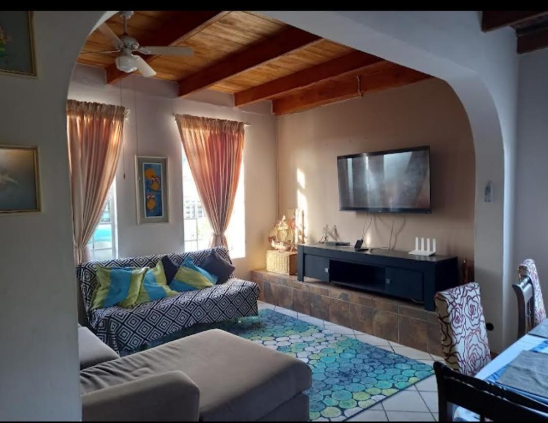 Keedols Inn & Backpackers 나이스나 외부 사진